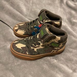 High top Camo Vans
